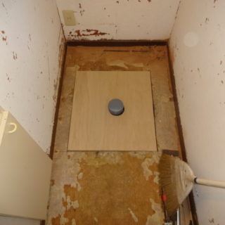 床が腐食していたトイレのリフォーム